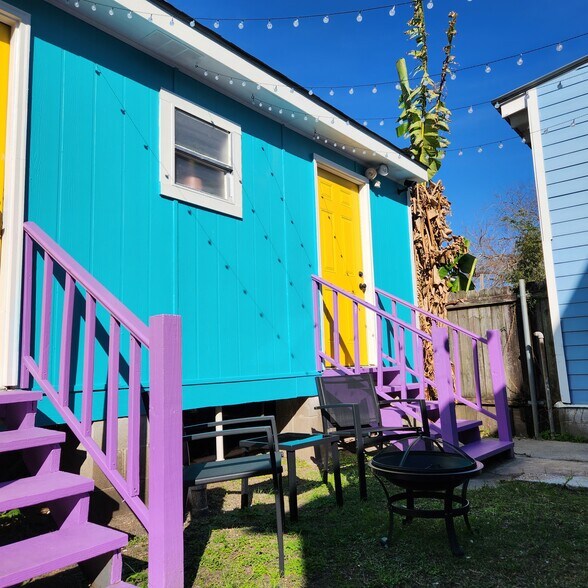 Building Photo - 4871 Tchoupitoulas St