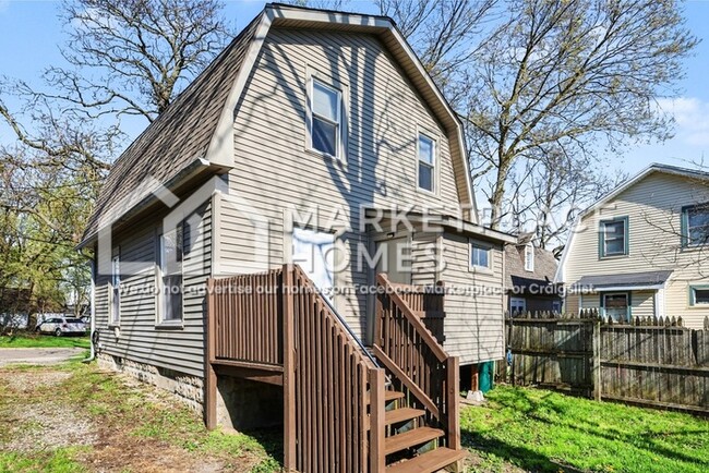 Building Photo - 730 Johnson Ave