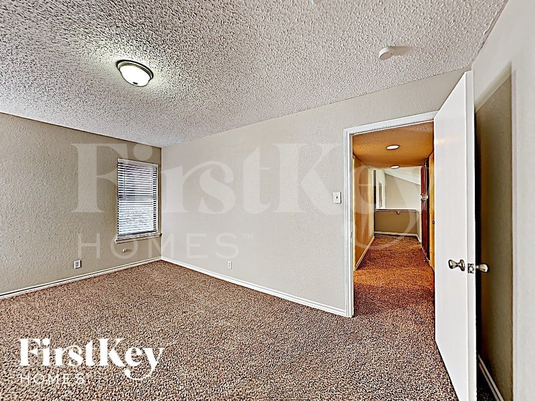 Building Photo - 6001 Ponderosa Trail Ct