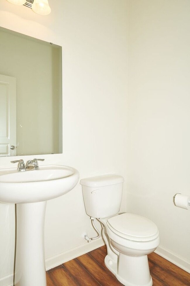 Building Photo - 4 Bedroom With Finished Basement in Westfield!