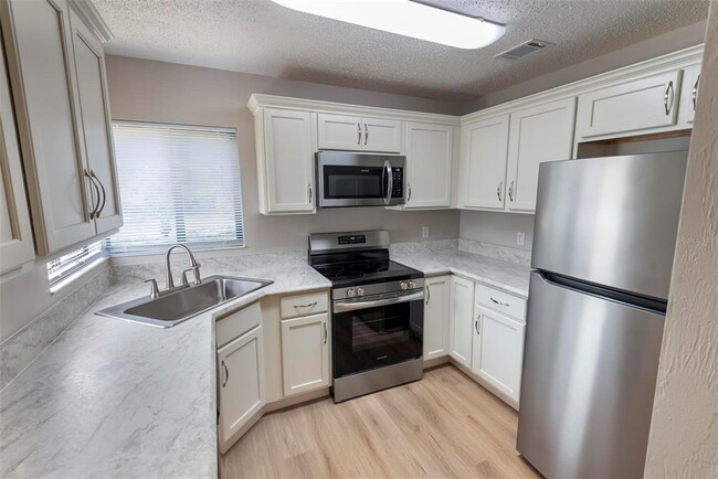 Building Photo - 12 Blairmore Pl