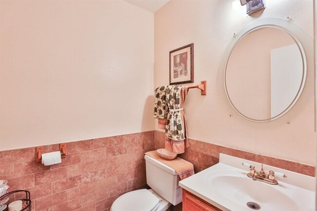 Building Photo - Lovely 3 Bedroom Townhome in Chula Vista!