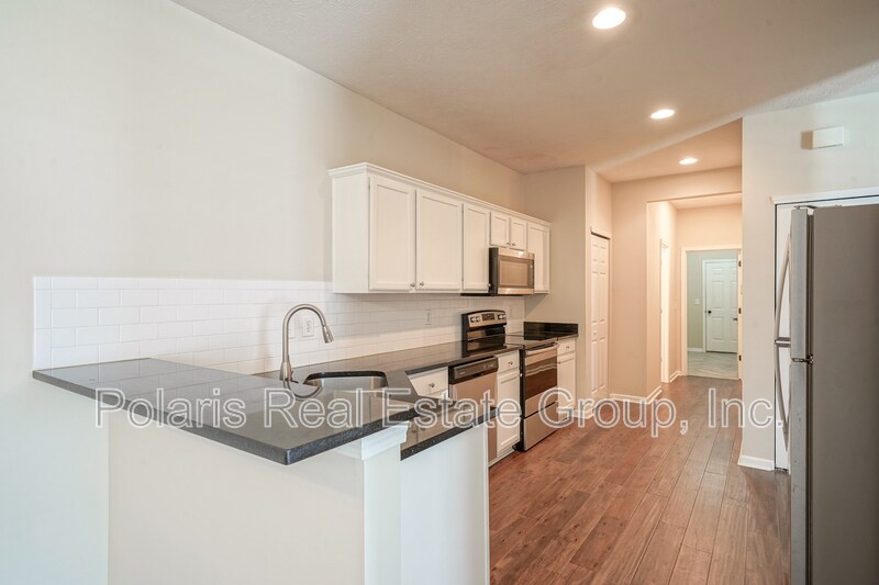 Building Photo - 12175 Bubbling Brook Dr
