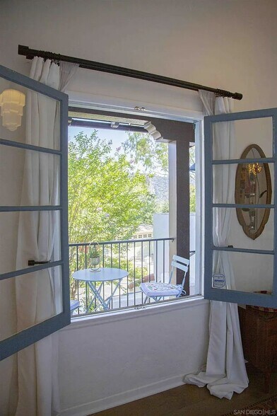 Building Photo - 2925 Graceland Way