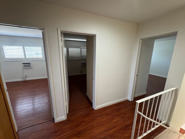 Building Photo - 3707 Kelton Ave