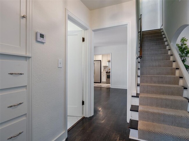 Building Photo - 212 Edgemere Ct