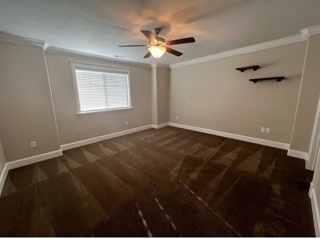 Building Photo - End-Unit Sleepy Ridge Townhome