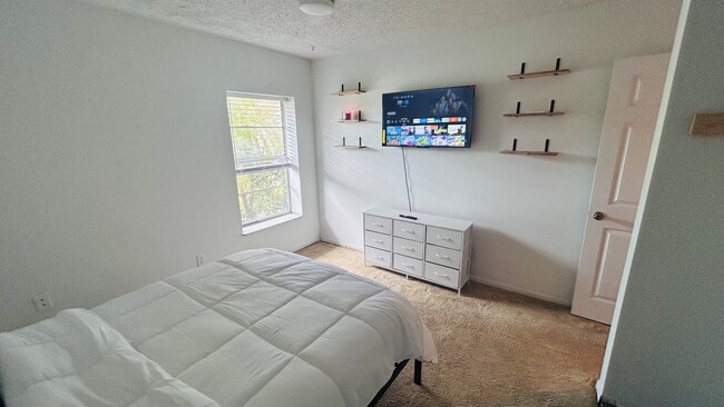 Building Photo - 6903 El Centro Ct