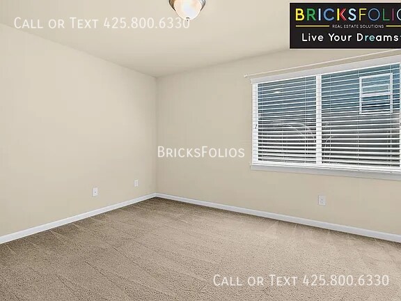 Building Photo - 814 Mount Baker Pl NE