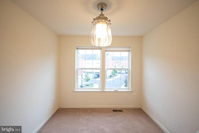 Building Photo - 8024 Cayzer Ln