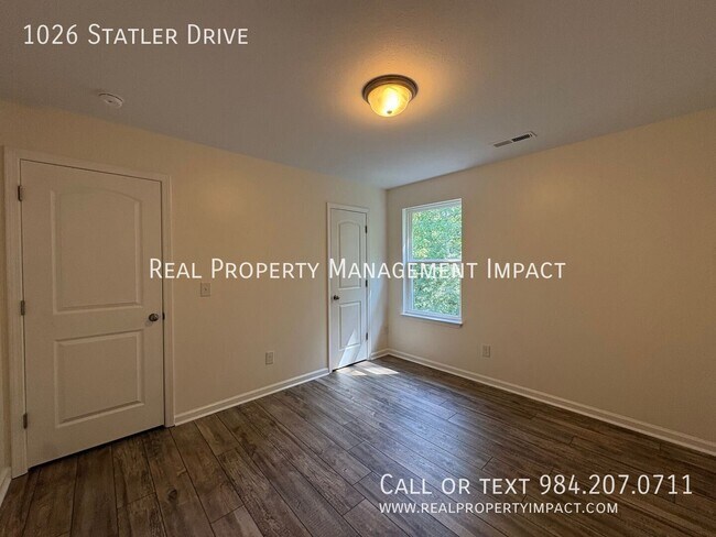 Building Photo - 1026 Statler Dr