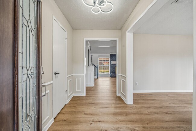 Building Photo - 119 Laura Ln