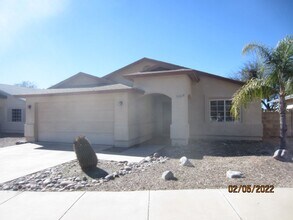 Building Photo - Comfortable & Attractive 3 Bedroom 2 Bath East Side Home Convenient to Everything