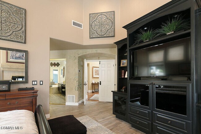 Building Photo - 136 Heath Meadow Pl