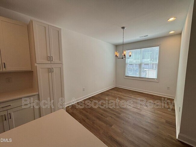 Building Photo - 5710 Parker Pnes Ct