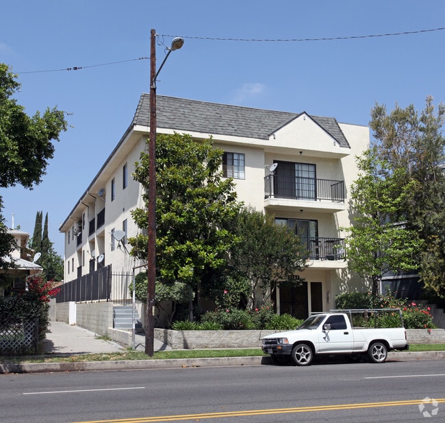Building Photo - 7437 Haskell Avenue