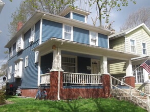 Building Photo - 1126 Nelson St