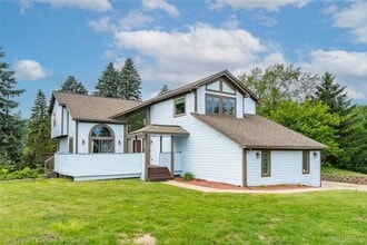 Building Photo - 1083 N Livernois Rd