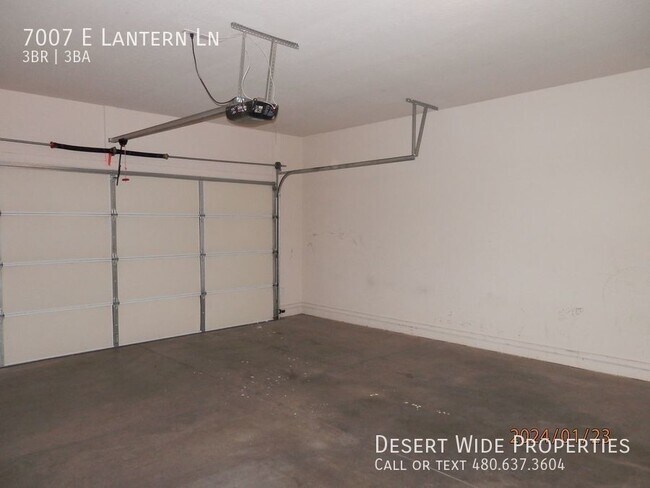 Building Photo - 7007 E Lantern Ln W