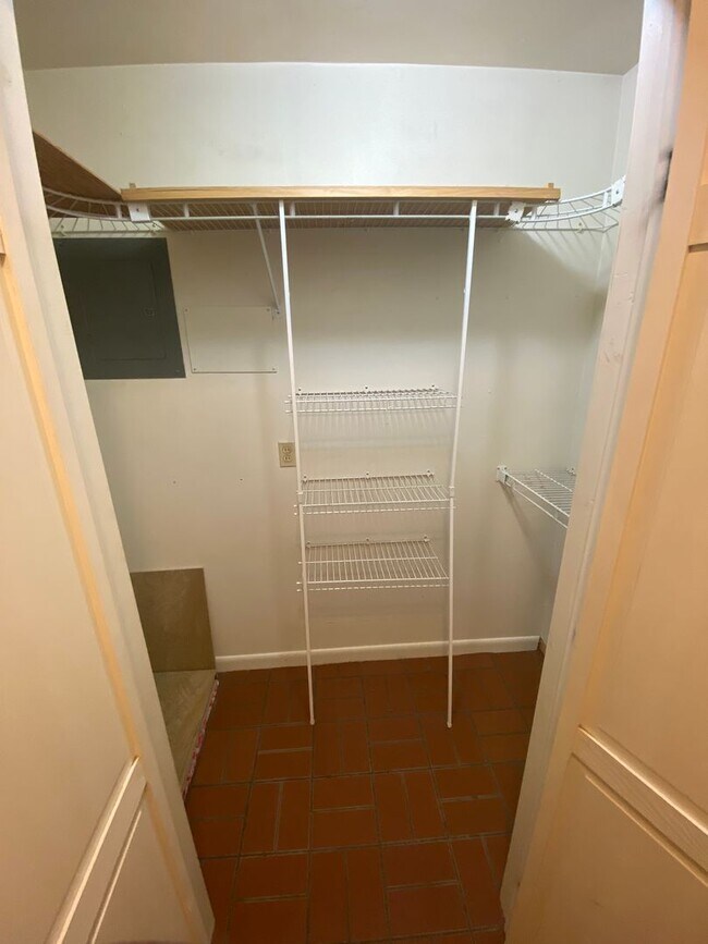 Building Photo - ** Charming 3 Bedroom/2 Bath Blanchard Home **