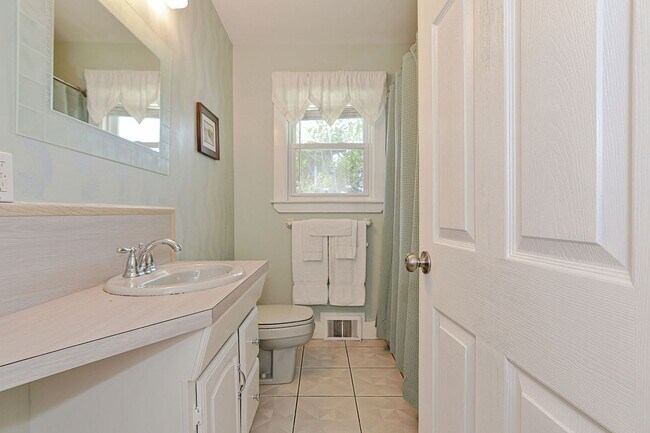 Building Photo - WINTER RENTAL: Two Beaches Cottage