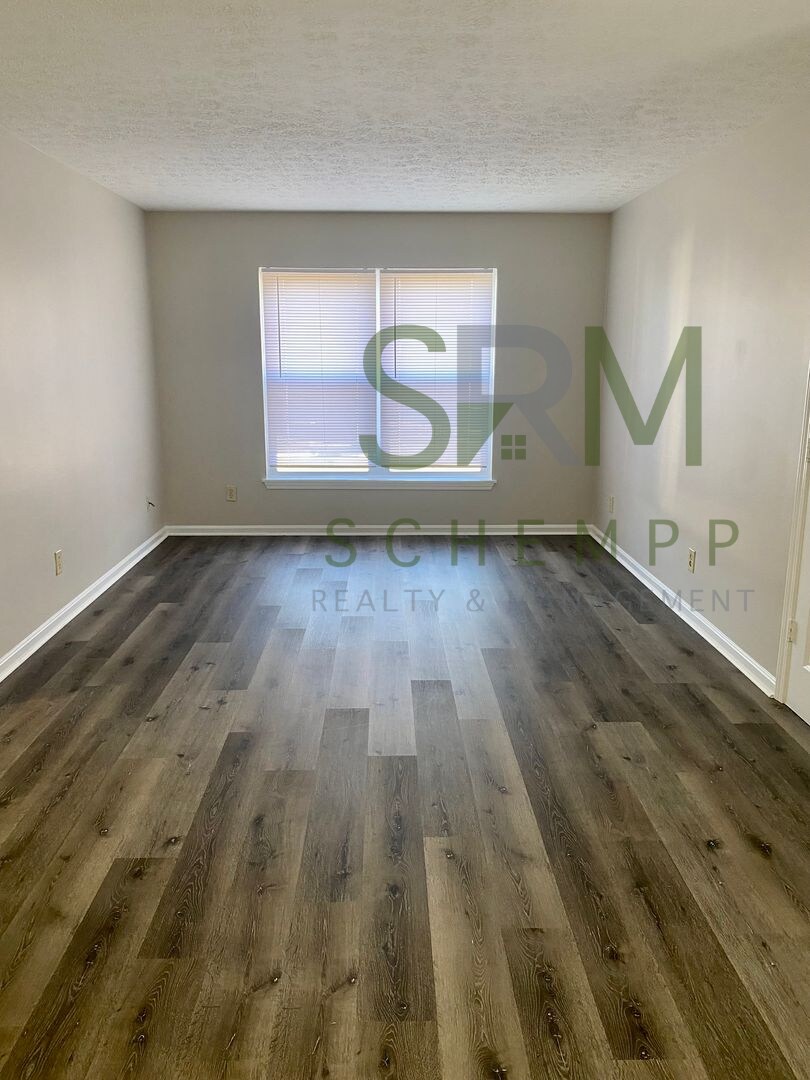 Building Photo - 2433 Slevin St