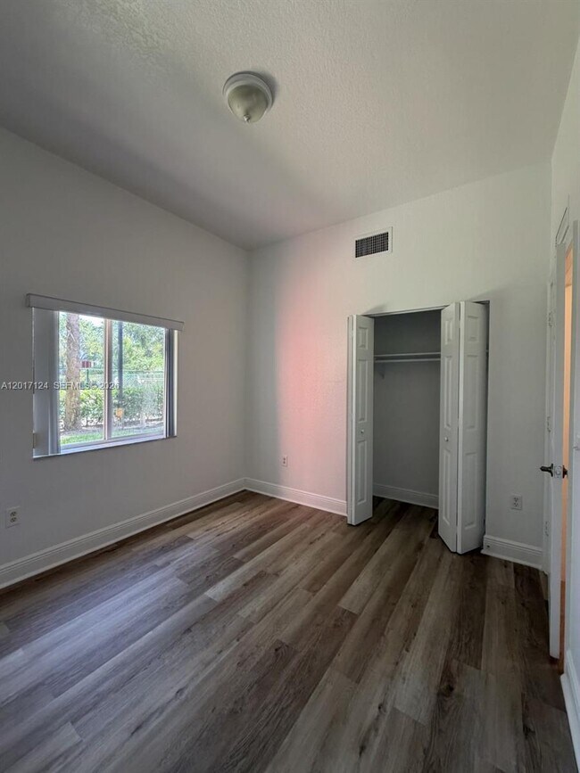 Building Photo - 3335 Palomino Dr