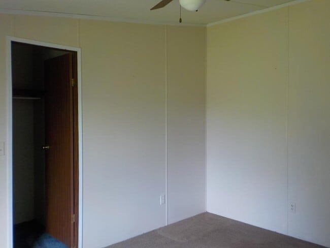 Building Photo - 260 Graball Cutoff