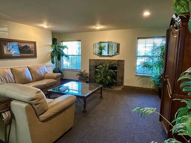 Building Photo - Modern and Convenient Condo Near Almaden Lake