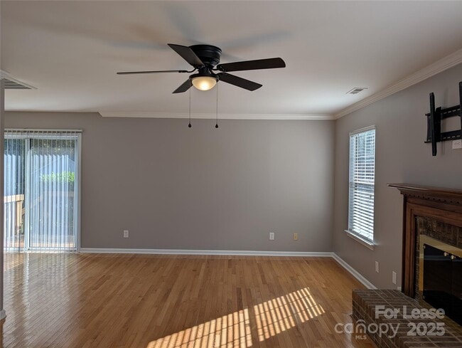 Building Photo - 160 Stone Ridge Ln