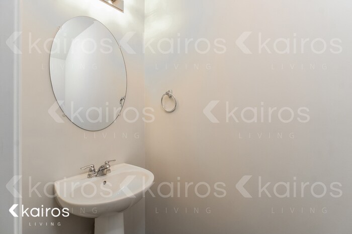 Building Photo - 462 Waterview Ct