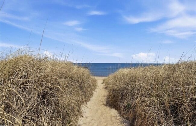 Building Photo - 9417 27th Bay St