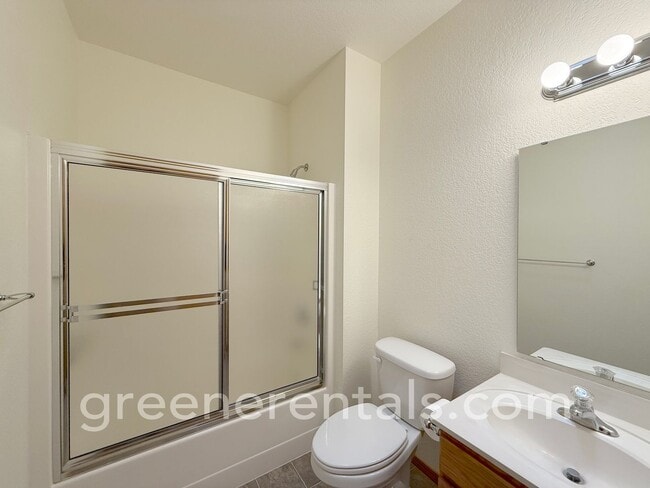 Building Photo - Spacious & Bright 3BD/3BA Home for Rent in...