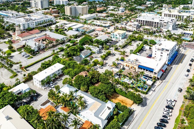 Building Photo - 72 S Ocean Blvd
