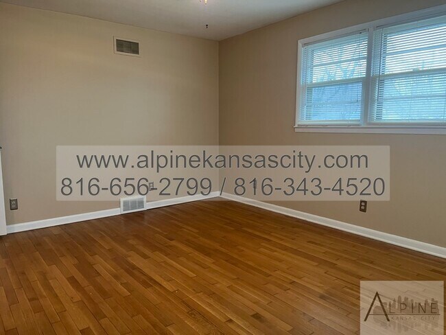 Building Photo - Spacious One Level Home on HUGE LOT!