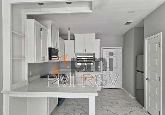 Building Photo - 2113 Elsham Ave