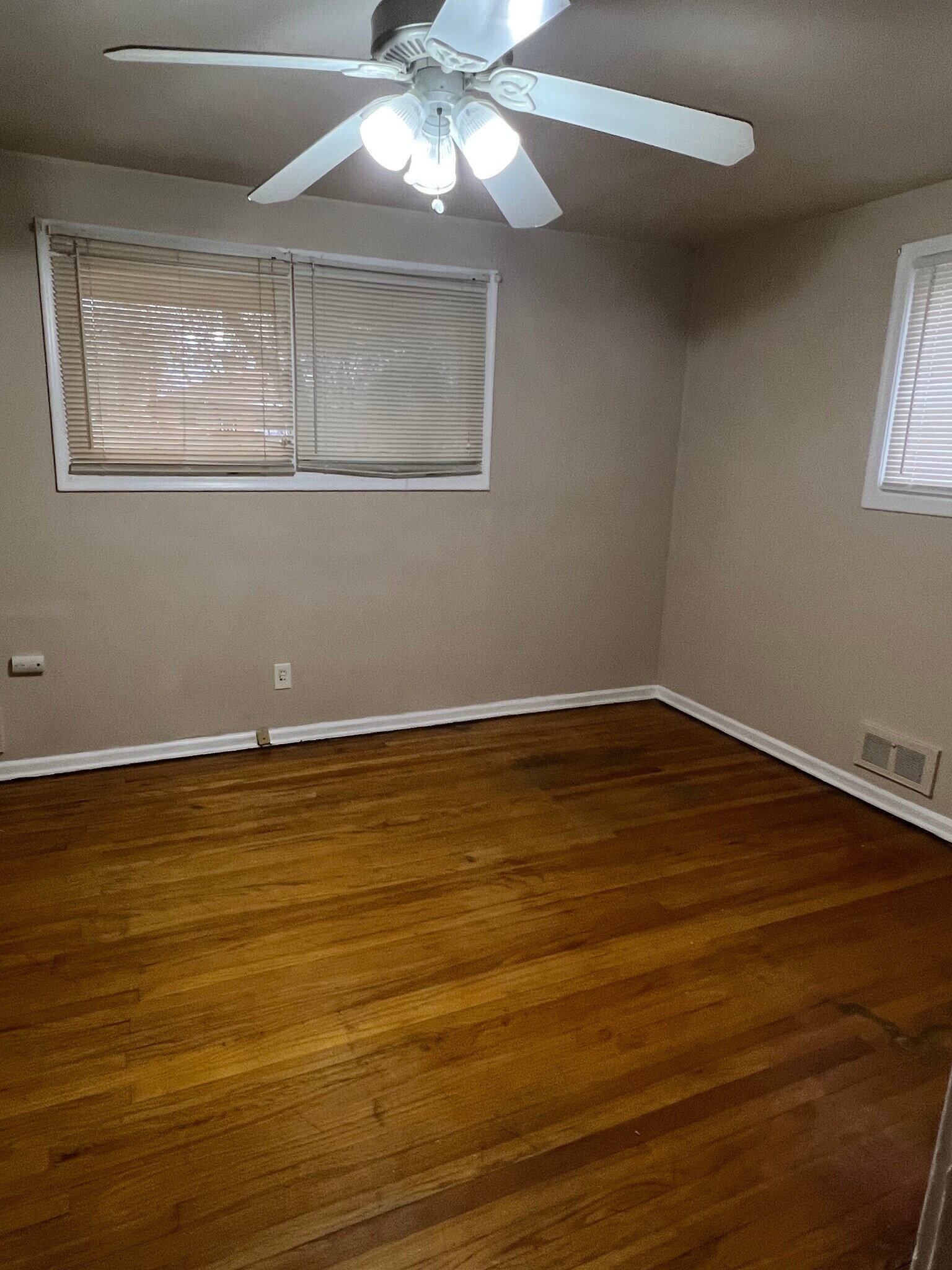 Building Photo - 13740 Pearson St