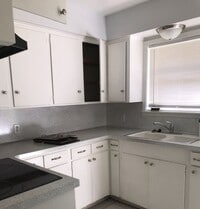 Building Photo - 1127-1127 MacArthur St