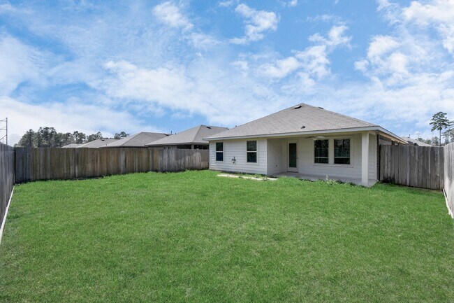 Building Photo - 9810 Laurel Lake Dr