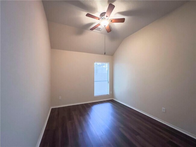 Building Photo - 107 Arrowhead Trail
