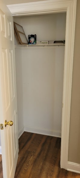 Building Photo - 438 W Market St