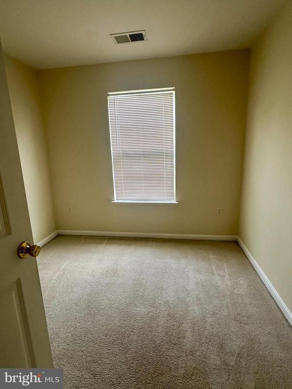 Building Photo - 2242 Blue Spruce Dr