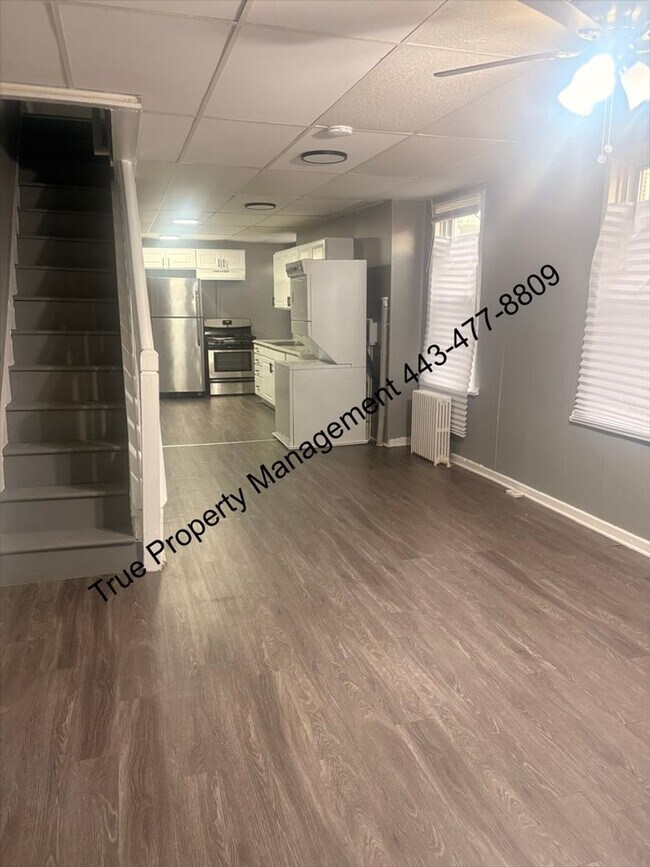 Building Photo - 501 N Streeper St