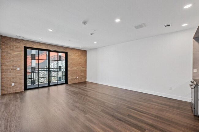 Building Photo - 4315 S Congress Ave