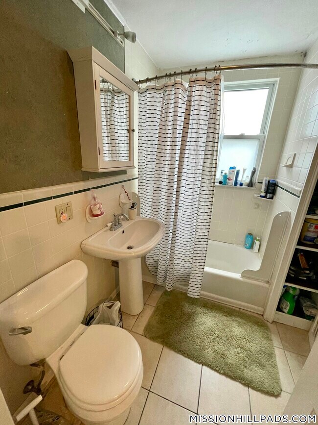 Building Photo - 12 Oswald St