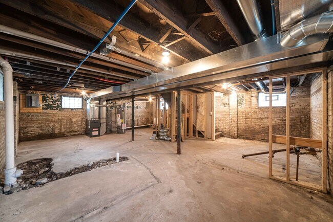 Building Photo - $1450 - Beautiful 3 bedroom home