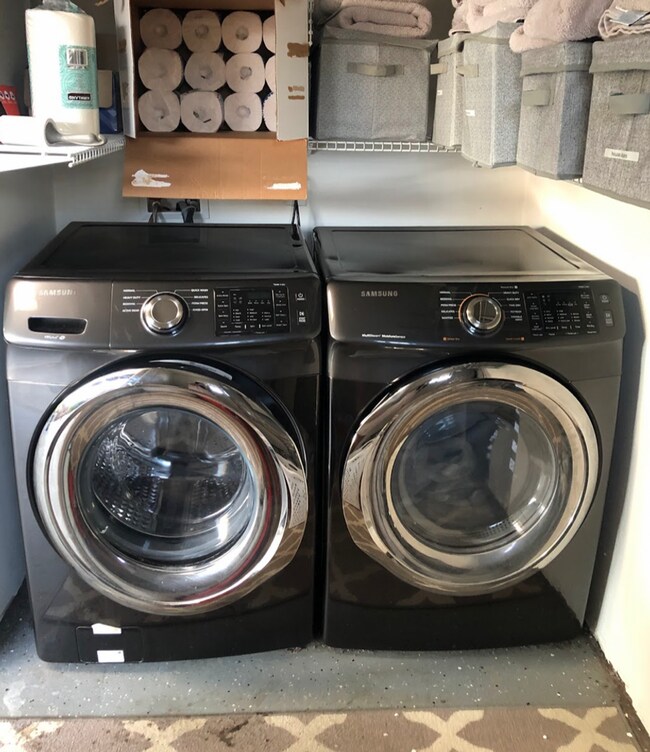 Building Photo - 5 Bedroom Updated Clairemont Home (Perfect...