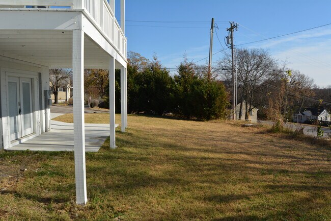 Building Photo - 3801 Lookout Dr