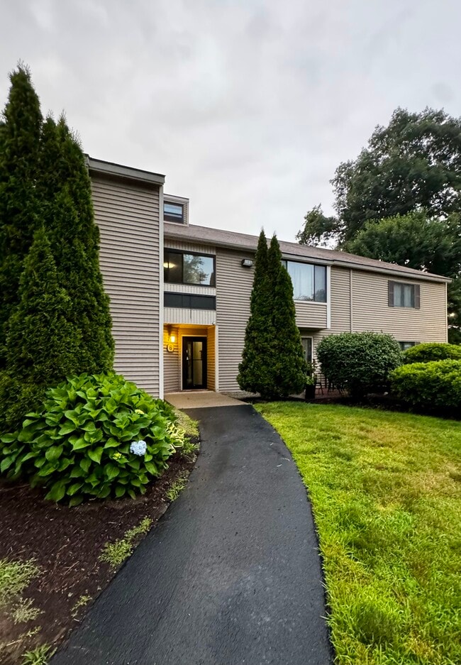 Building Photo - 6 Thayer Pond Dr