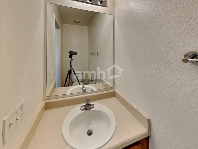 Building Photo - 8561 N 63rd Dr